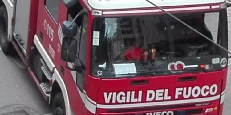 Napoli: Fiamme in un appartamento, un morto.