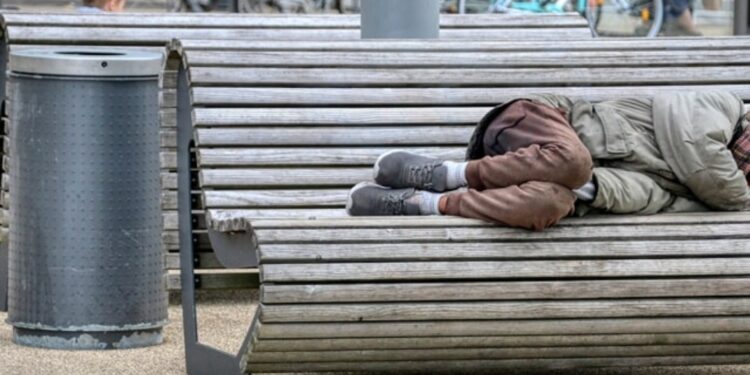 Parte a Napoli, la rilevazione delle persone senza fissa dimora.