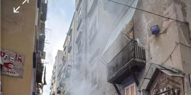 Napoli: Incendio ai Quartieri Spagnoli, venti intossicati.