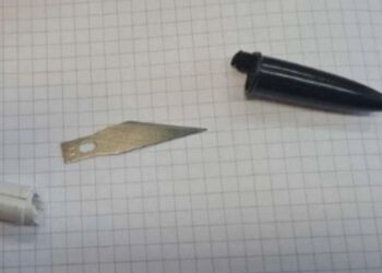 Secondigliano: tredicenne sorpreso con una lama-pennarello in classe.