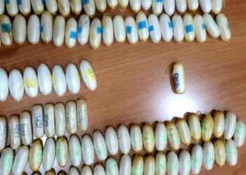 Napoli: arrestato corriere della droga, aveva ancora ovuli nello stomaco.