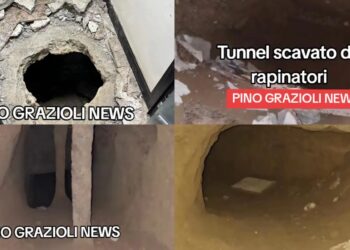 Foto del tunnel scavato sotto il caveau dai rapinatori per fuggire dalla banca.