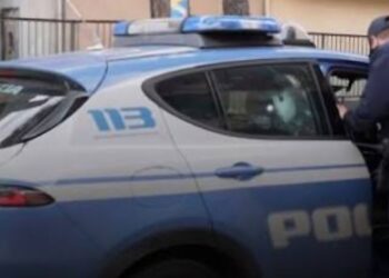 Secondigliano: ferisce il compagno della madre a colpi di pistola.