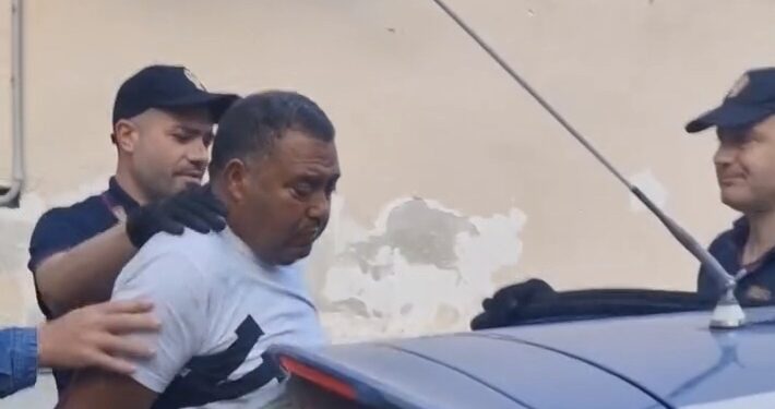 Napoli: arrestato extracomunitario dopo aver accoltellato un suo connazionale.
