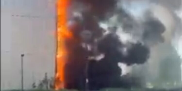 Napoli: Fiamme all’Ospedale del Mare: pronto soccorso e altri reparti sgomberati.