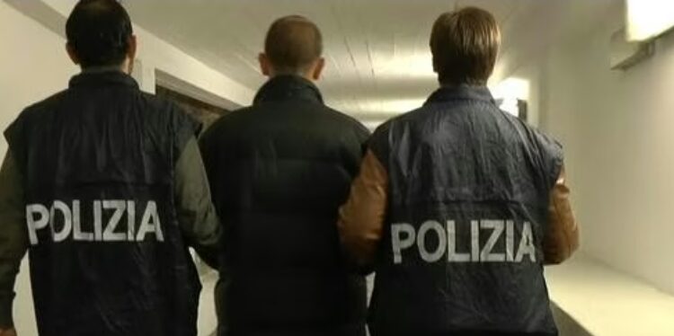 Casalnuovo: arrestato l’uomo di 47 anni, destinatario di una misura cautelare in carcere con l’accusa di violenza sessuale ai danni di un minore di 12 anni.